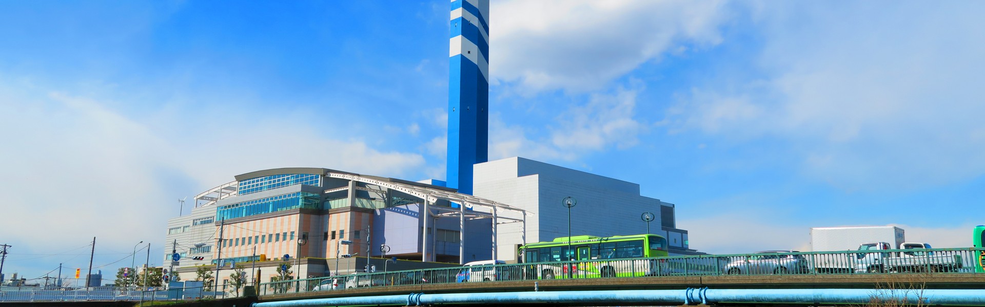 We use gasification to convert municipal solid wastes into clean electricity & CO2e credits.
